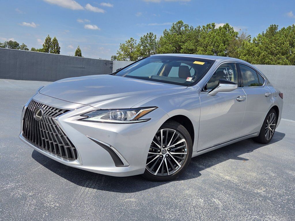 2025 LEXUS ES