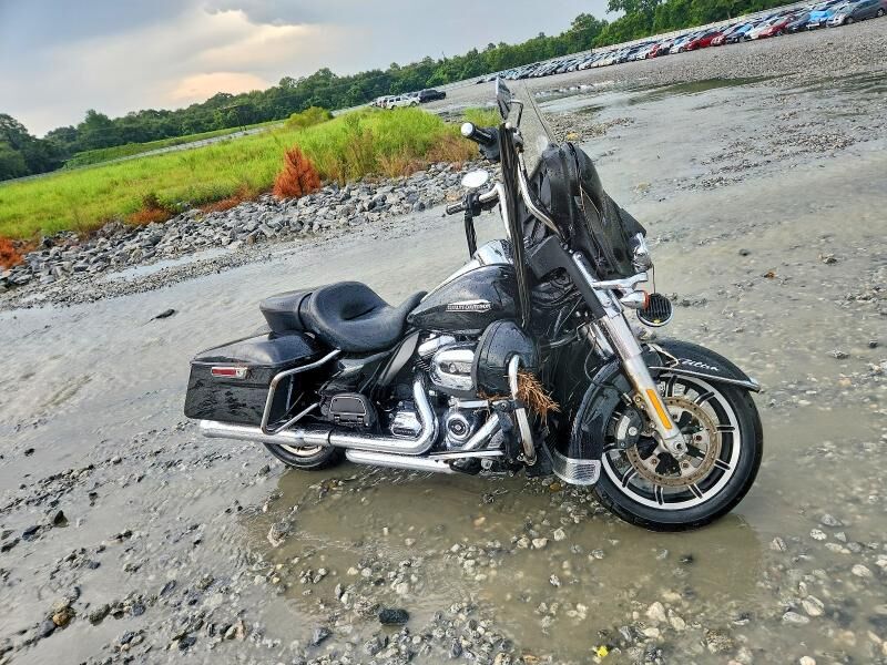 2019 HARLEY DAVIDSON FLHTCU / Electra Glide Ultra Classic