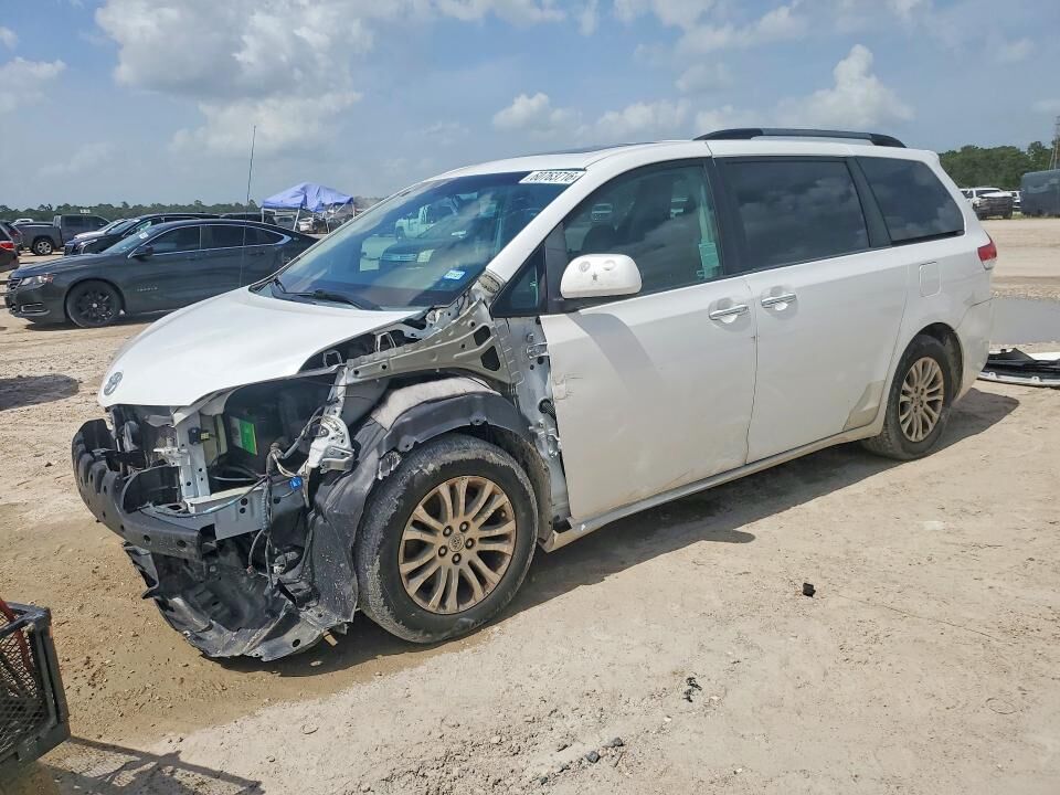 2014 TOYOTA Sienna