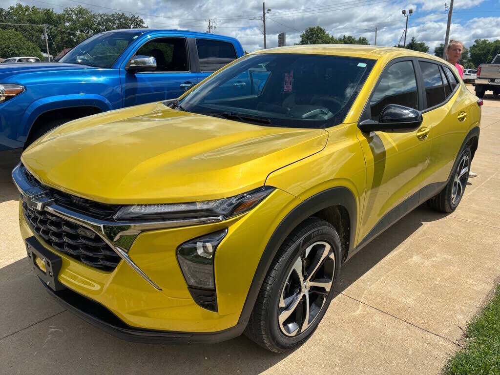 2024 CHEVROLET Trax