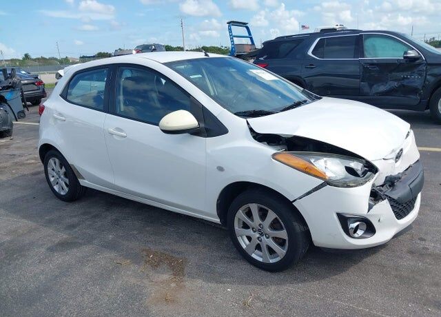 2013 MAZDA Mazda2