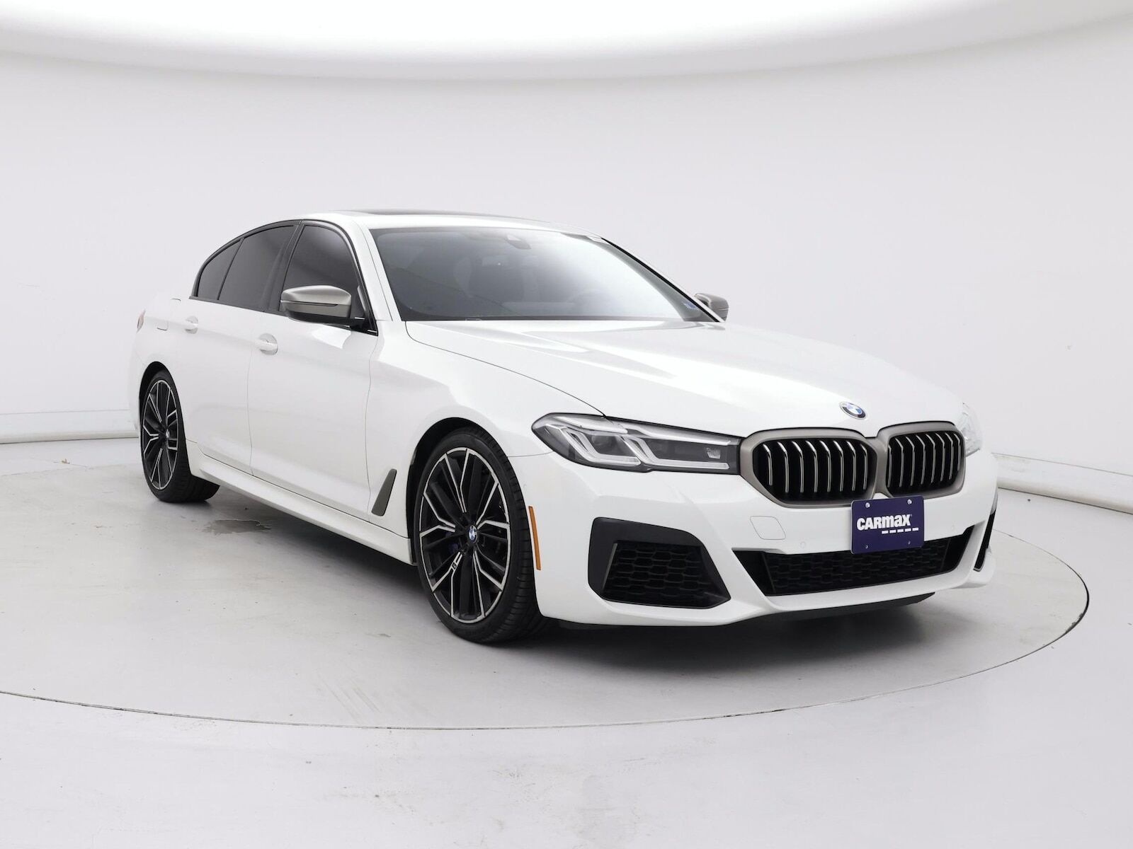 2023 BMW M550i