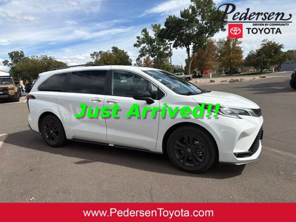 2024 TOYOTA Sienna