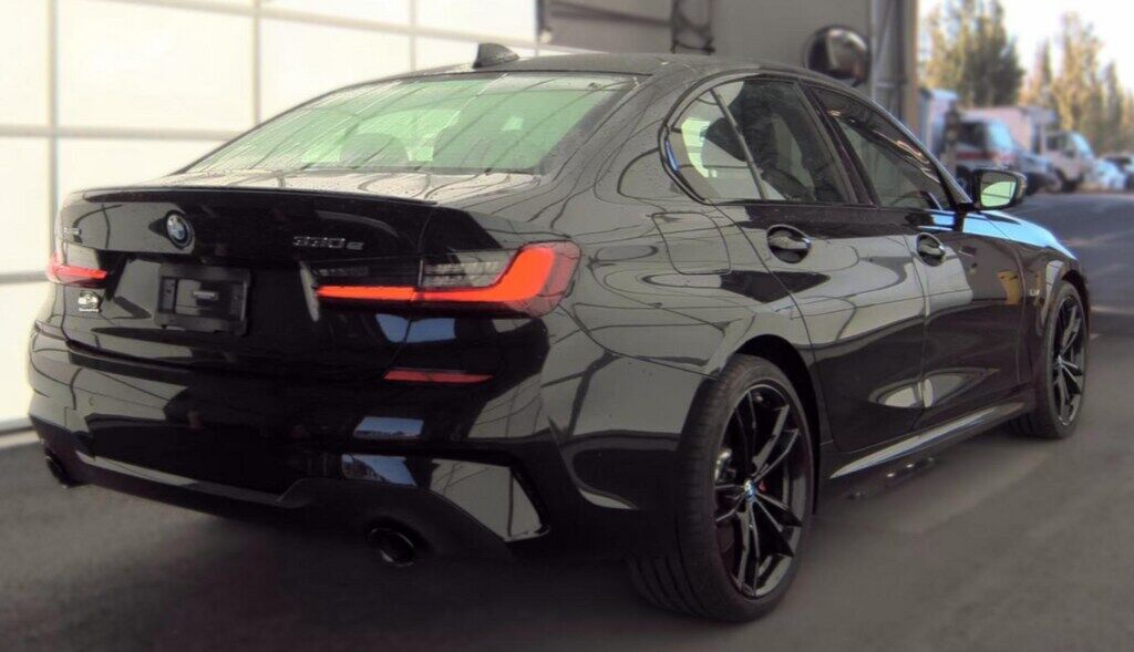 2022 BMW 330e