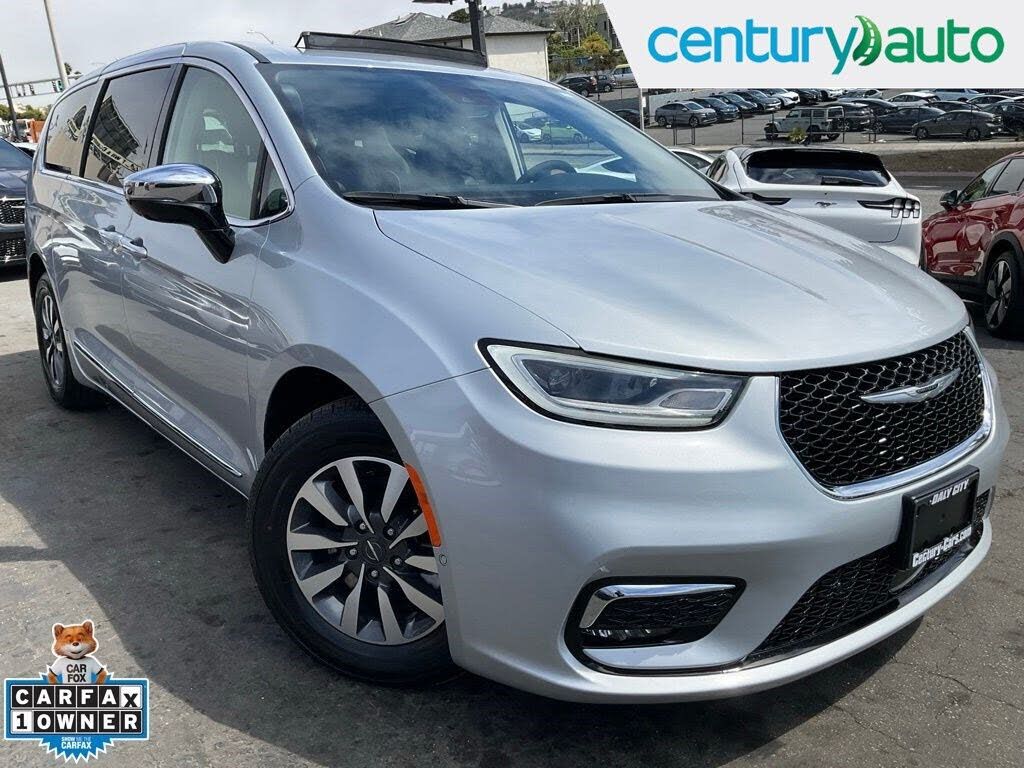 2023 CHRYSLER Pacifica
