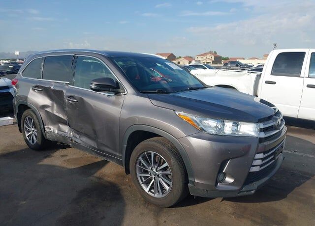 2017 TOYOTA Highlander
