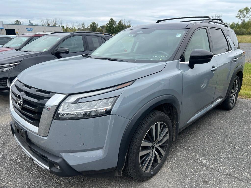 2022 NISSAN Pathfinder