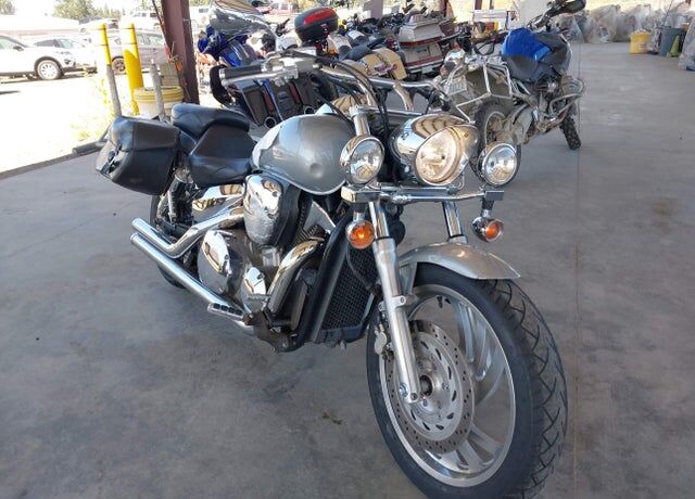 2004 HONDA VTX