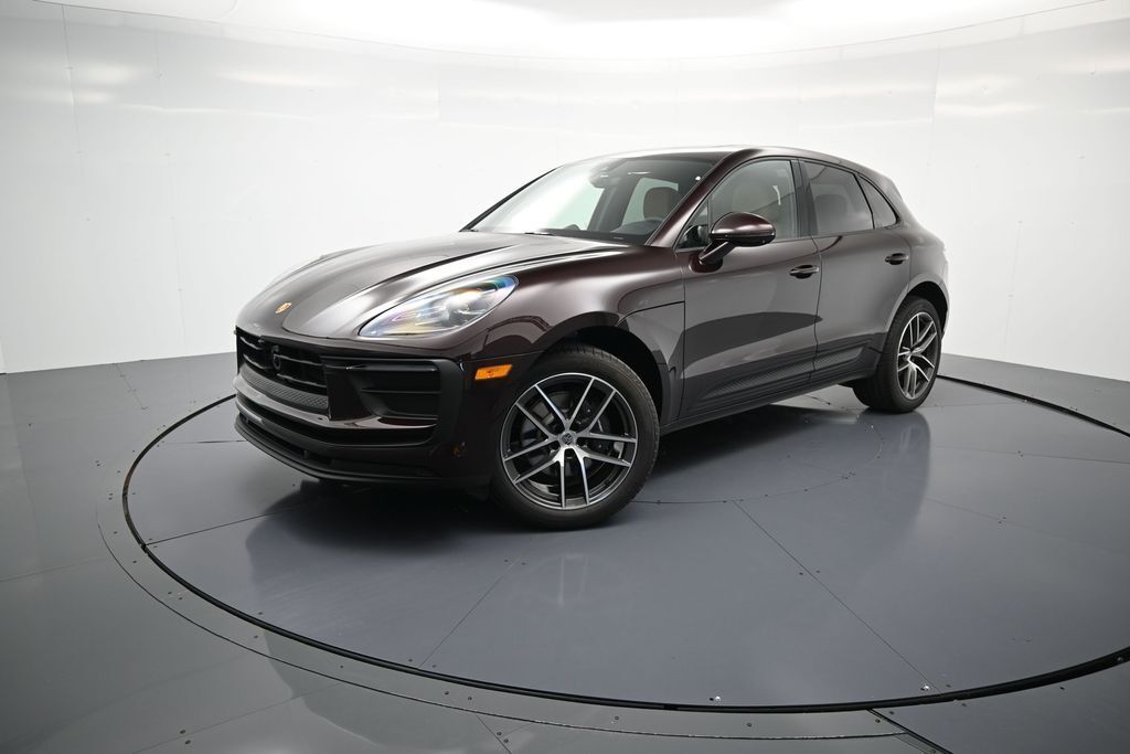 2026 PORSCHE Macan