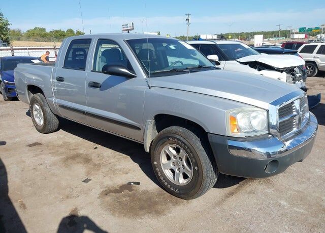 2005 DODGE Dakota