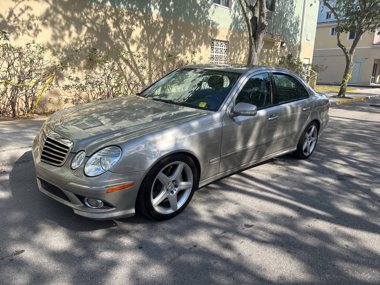 2009 MERCEDES-BENZ E-Class
