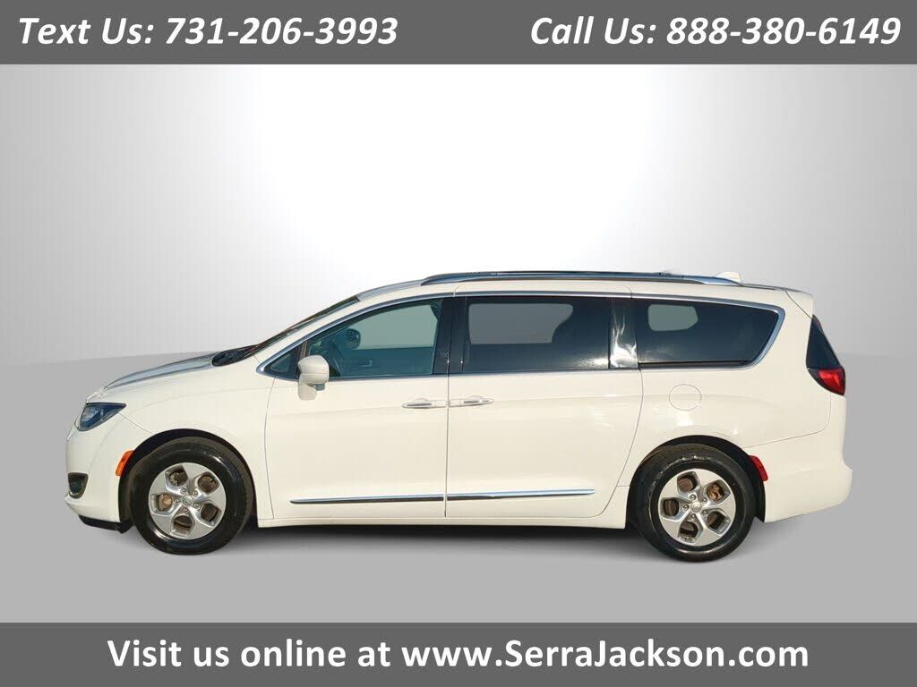 2017 CHRYSLER Pacifica
