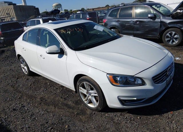 2015 VOLVO S60