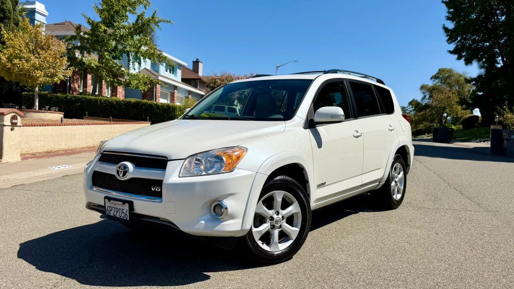 2011 TOYOTA RAV4