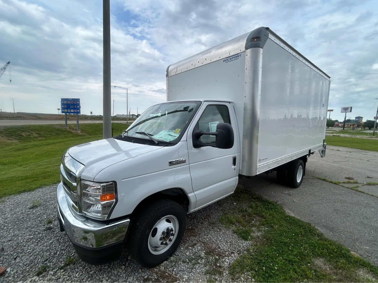 2027 FORD E-350