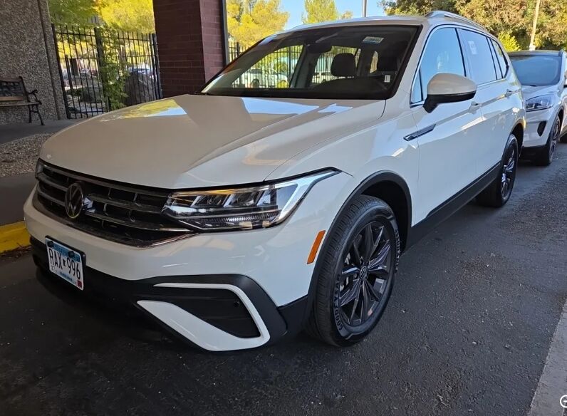 2024 VOLKSWAGEN Tiguan 4Motion