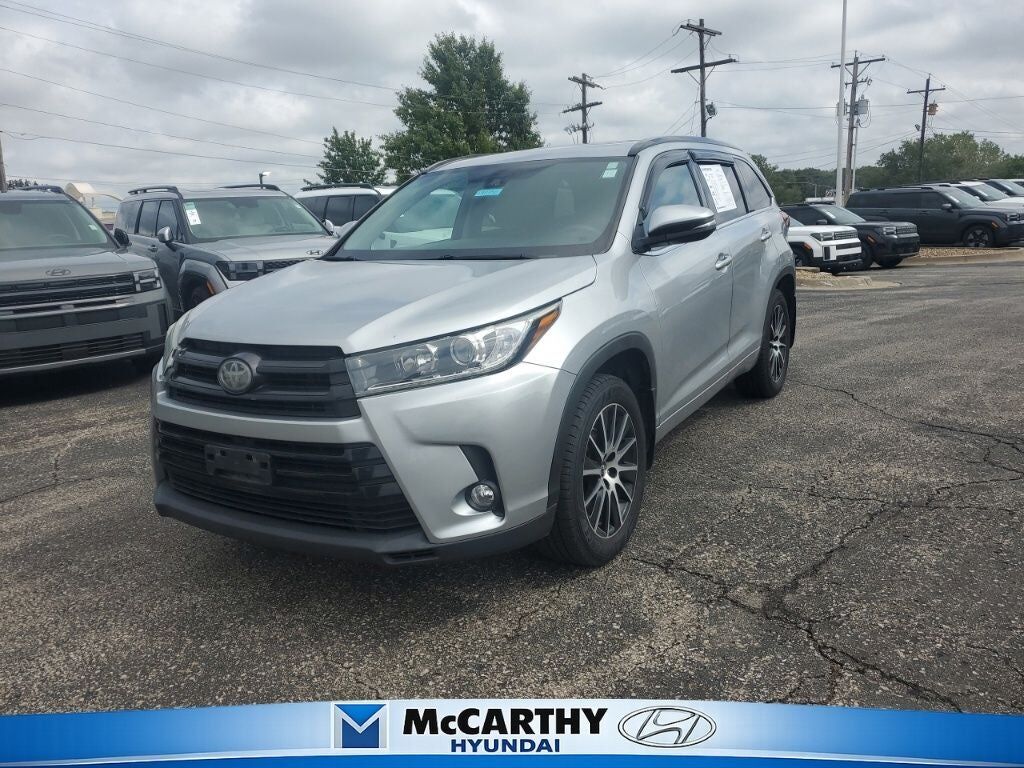 2017 TOYOTA Highlander