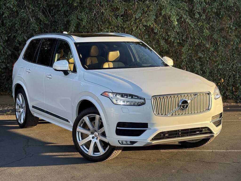 2017 VOLVO XC90