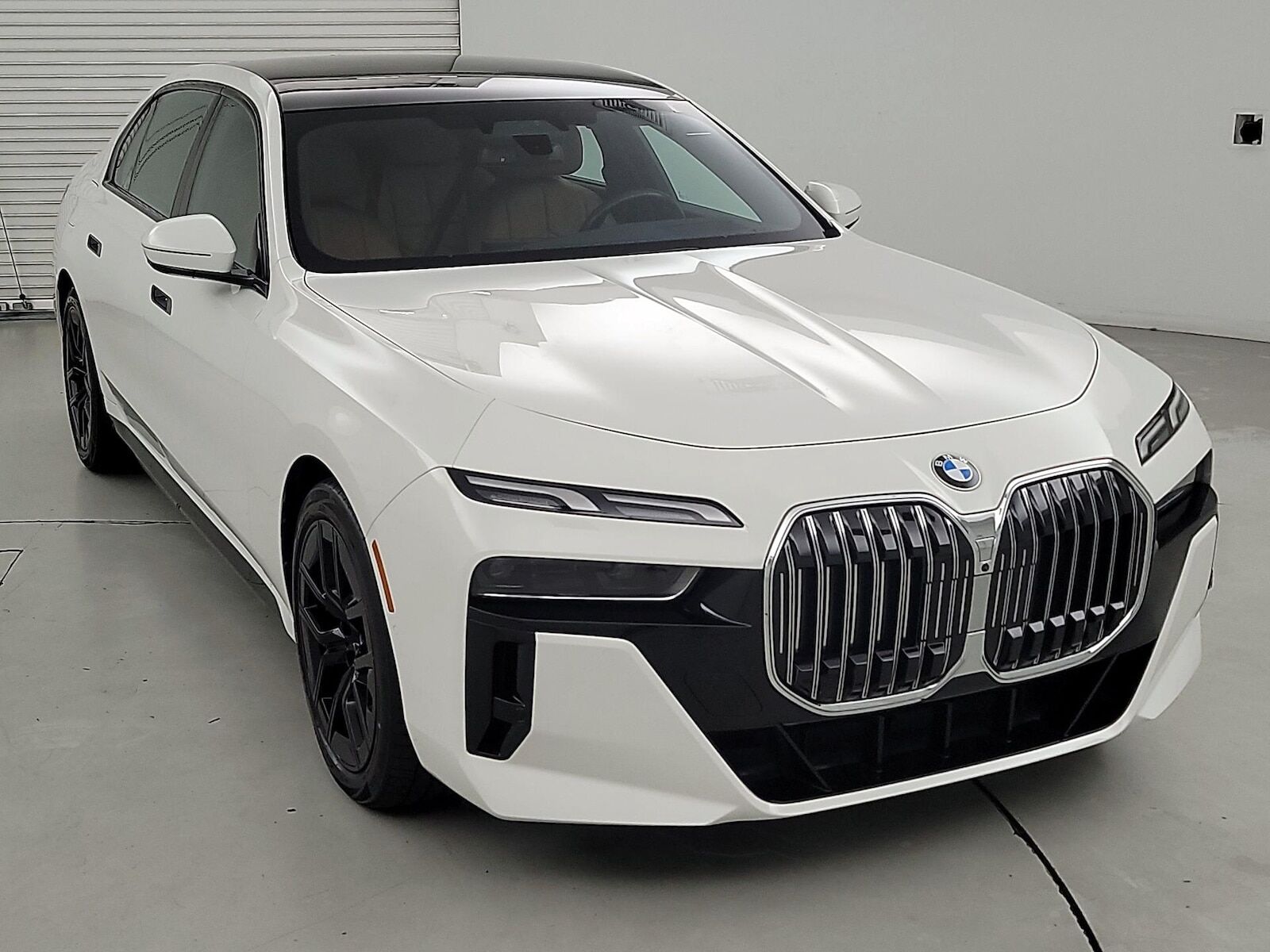 2023 BMW 740i