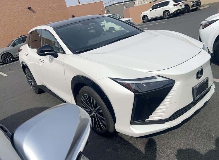 2023 LEXUS RZ 450e