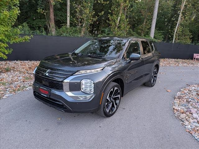 2024 MITSUBISHI Outlander