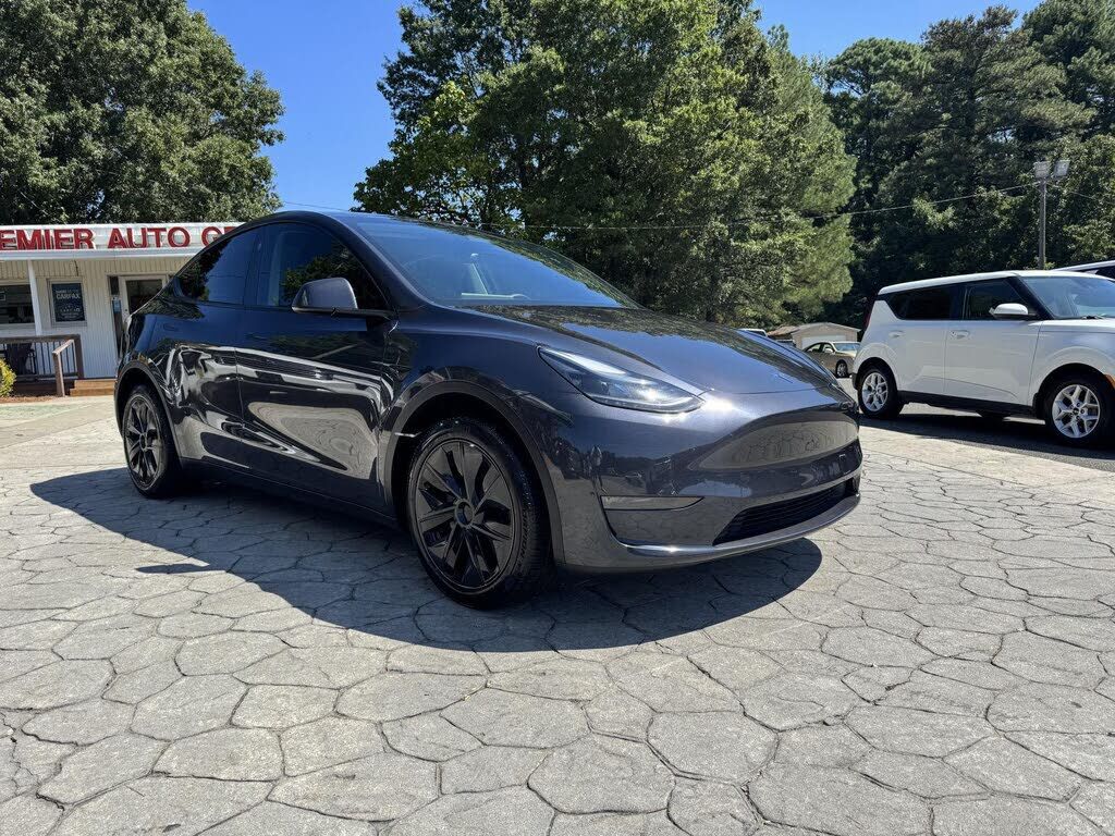 2024 TESLA Model Y