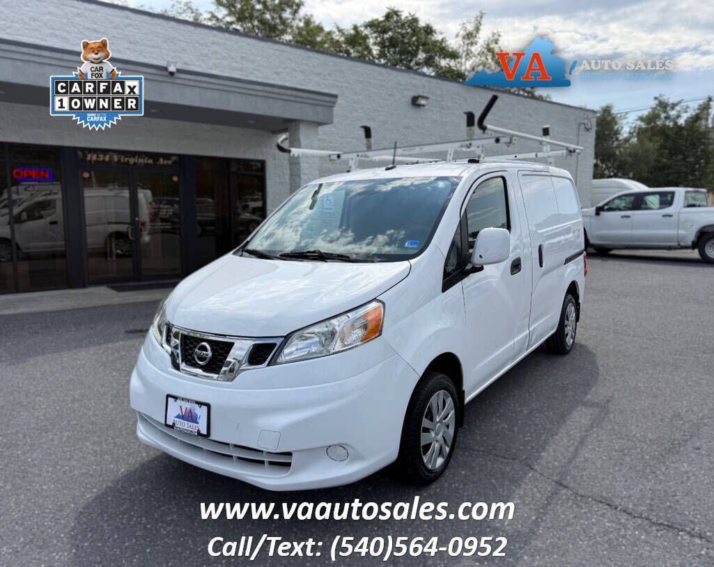 2017 NISSAN NV200