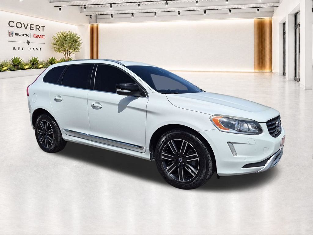 2017 VOLVO XC60