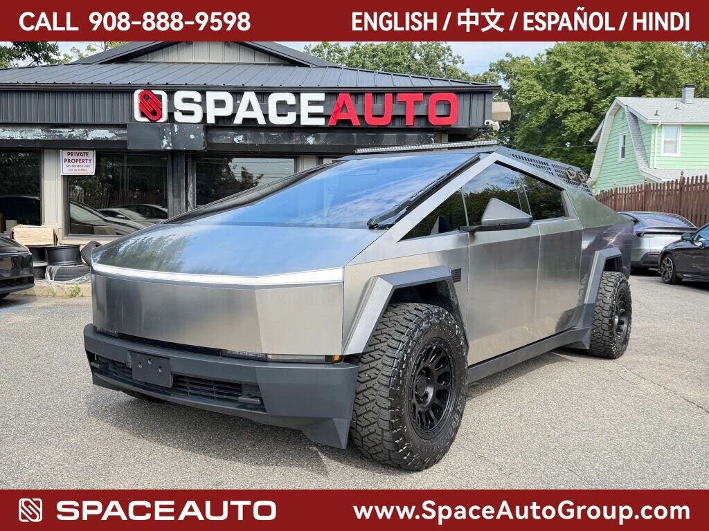 2024 TESLA Cybertruck