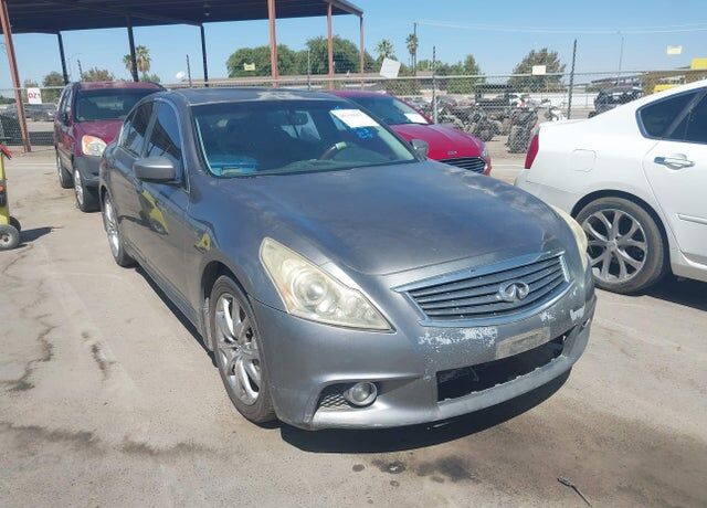 2013 INFINITI G37