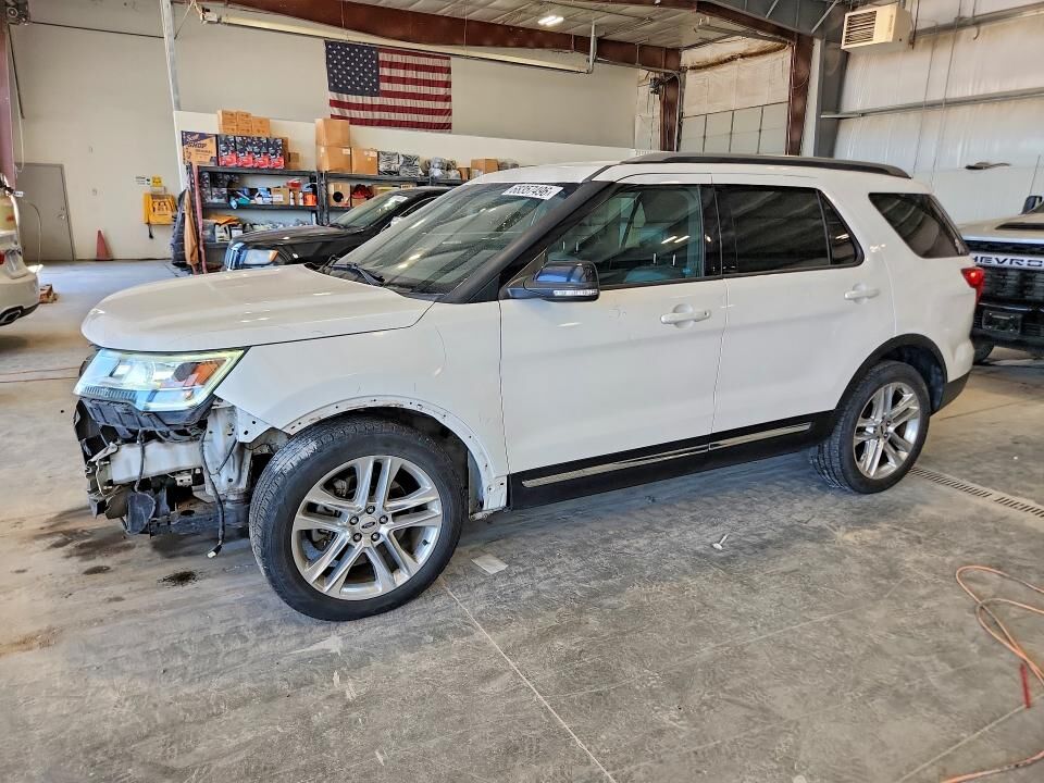 2017 FORD Explorer