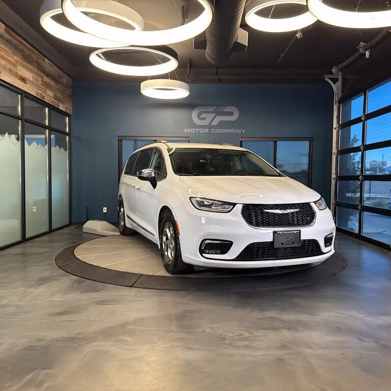 2023 CHRYSLER Pacifica