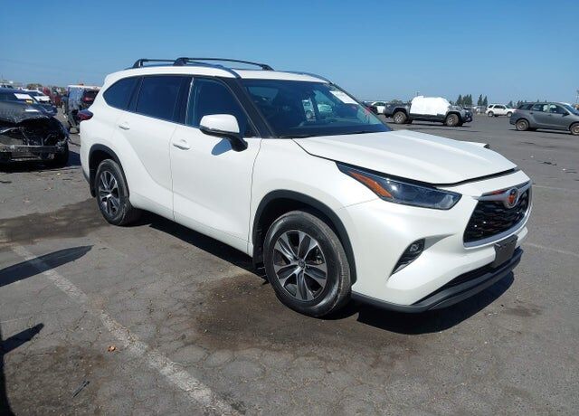 2021 TOYOTA Highlander