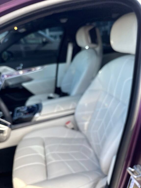 2023 BMW 740i