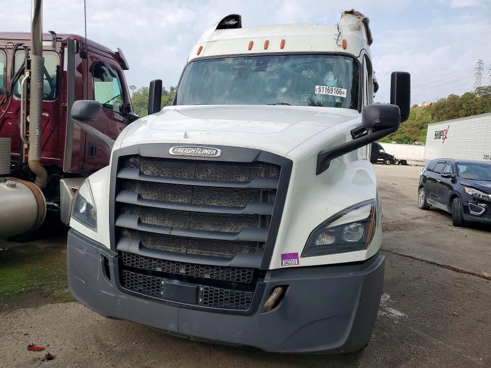 2019 FREIGHTLINER New Cascadia 126" Sleepercab
