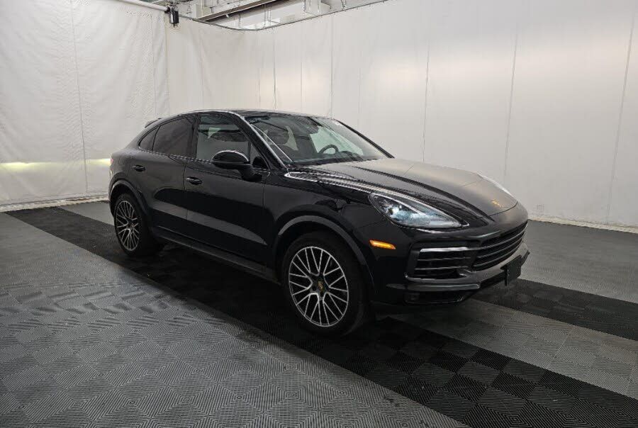 2023 PORSCHE Cayenne