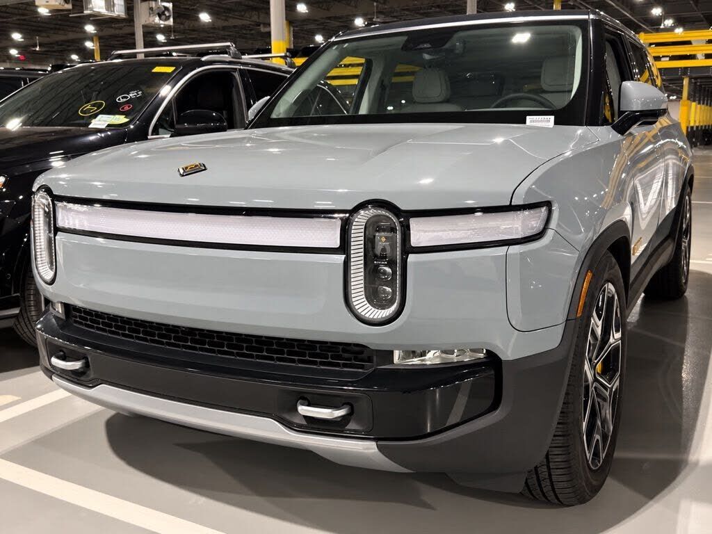 2023 RIVIAN R1S