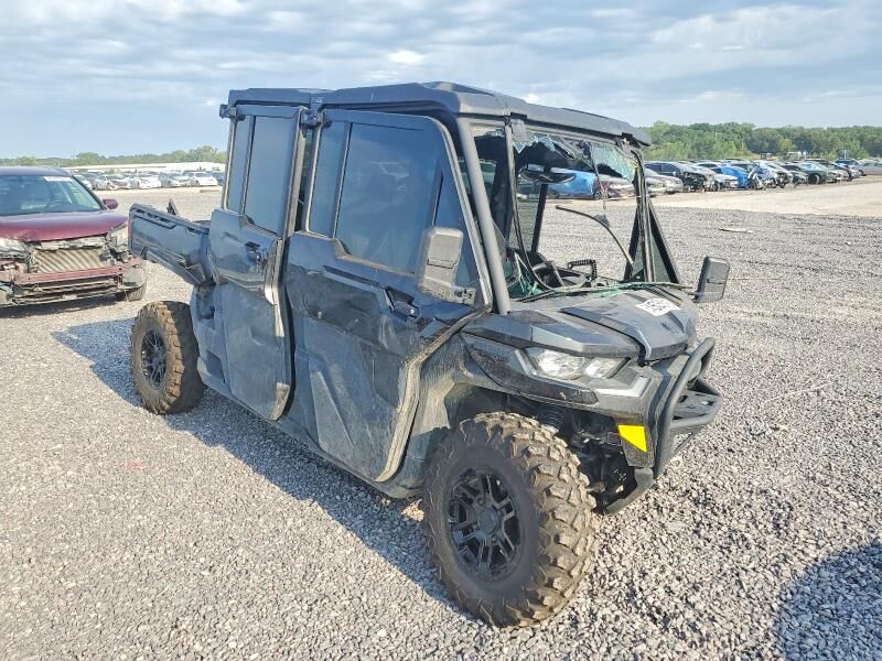 2025 CAN-AM Defender/Traxter