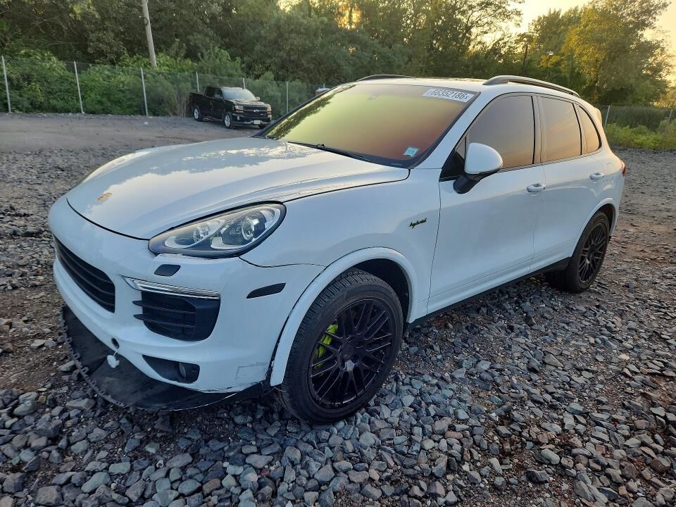 2017 PORSCHE Cayenne