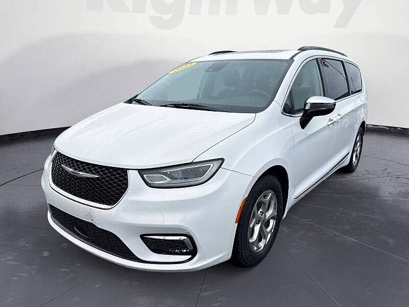 2023 CHRYSLER Pacifica