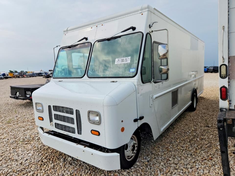 2013 FORD E-450