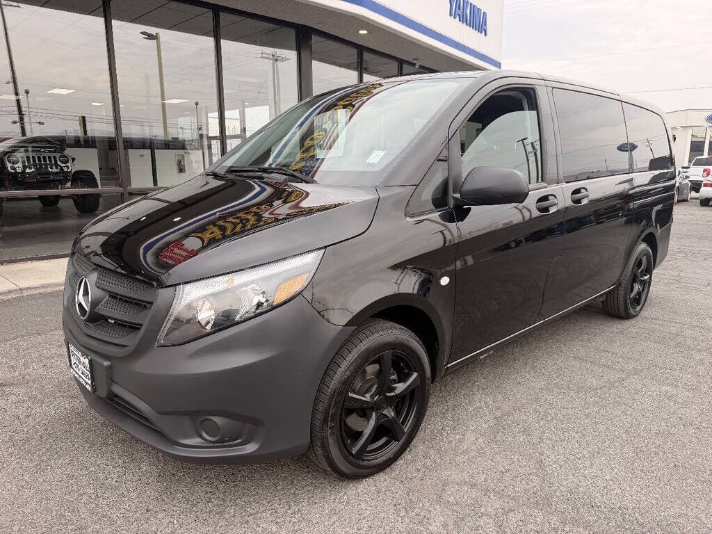 2019 MERCEDES-BENZ METRIS