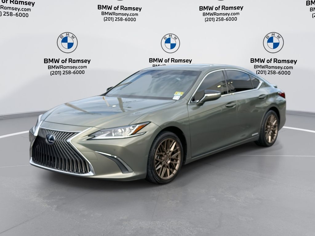 2019 LEXUS ES