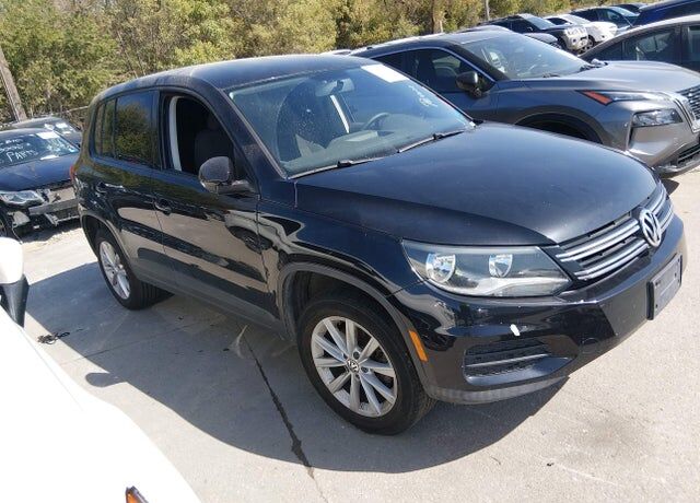 2017 VOLKSWAGEN Tiguan