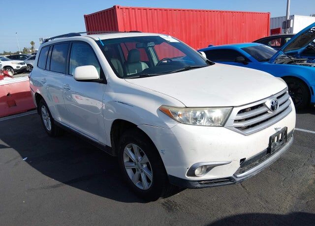 2011 TOYOTA Highlander
