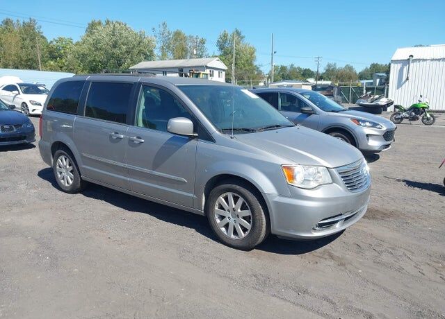 2016 CHRYSLER Town and Country