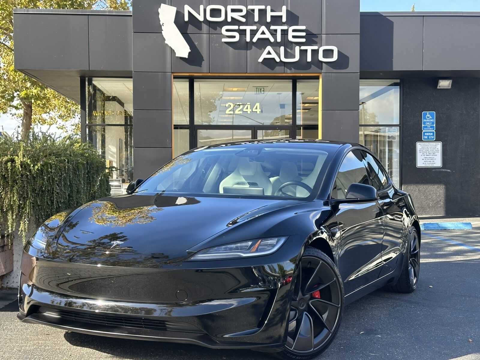 2024 TESLA Model 3