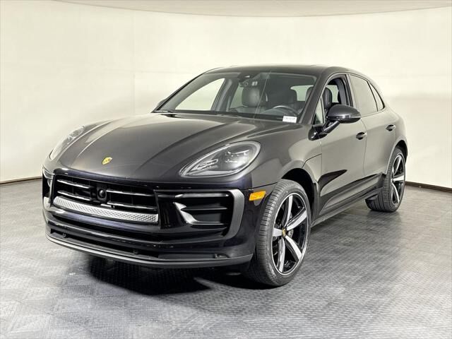 2023 PORSCHE Macan
