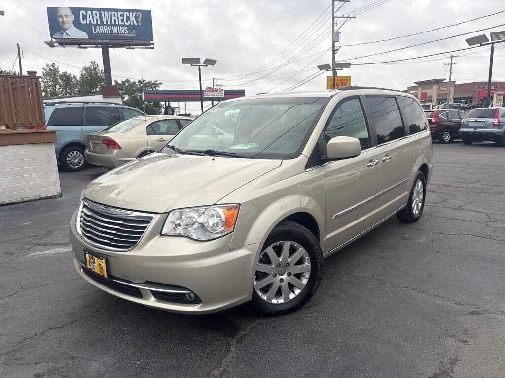 2015 CHRYSLER Town and Country