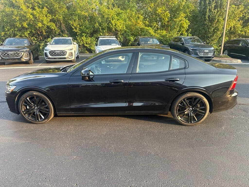 2023 VOLVO S60
